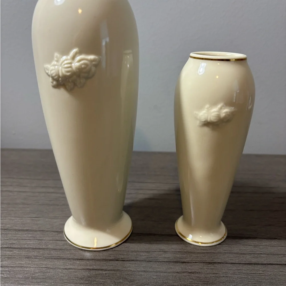 Lenox‎ Set Of Two Bud Vases With Embossed Rose Blossom With 24k Gold Trim